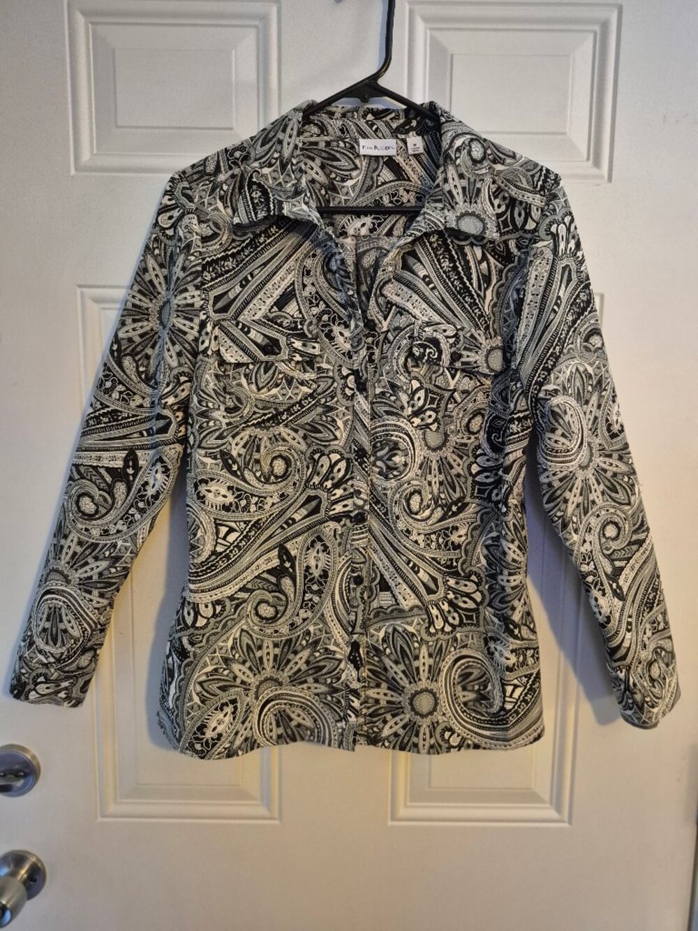Kim Roger's long sleeve,button down. Medium.Paisley.